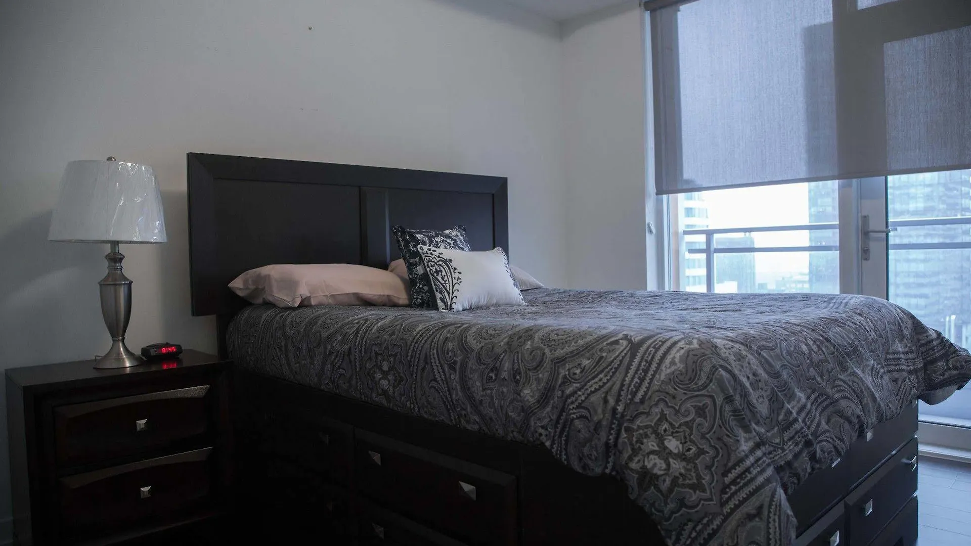 The Corporate Suites - King & John Toronto